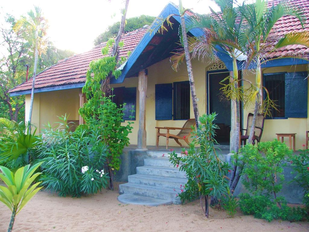 15Lmd Villa In Front Of The Lagoon Batticaloa Exterior photo